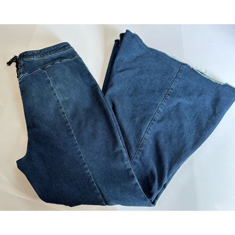 We The Free Flare Curvy Jeans Womens 34 Blue Mid-Rise Lace-Back Cotton Stretch
